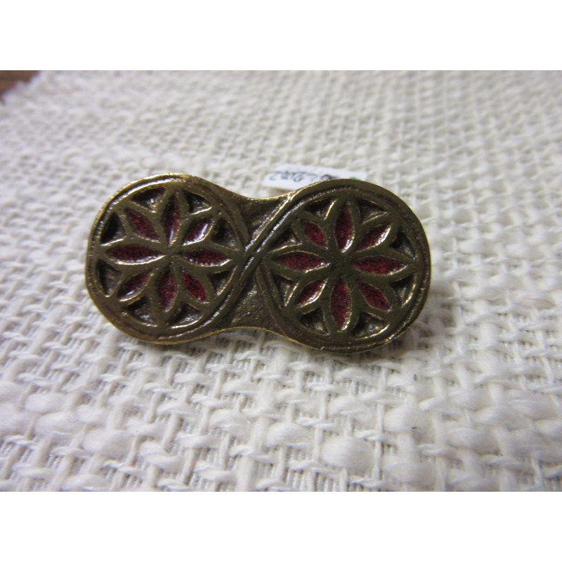 broche médiévale rosace en bronze émaillé broche médiévale rosace en bronze émaillé
