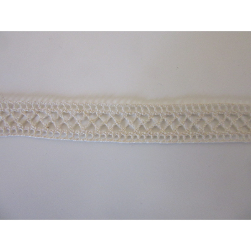 Dentelle au crochet en coton fin écru