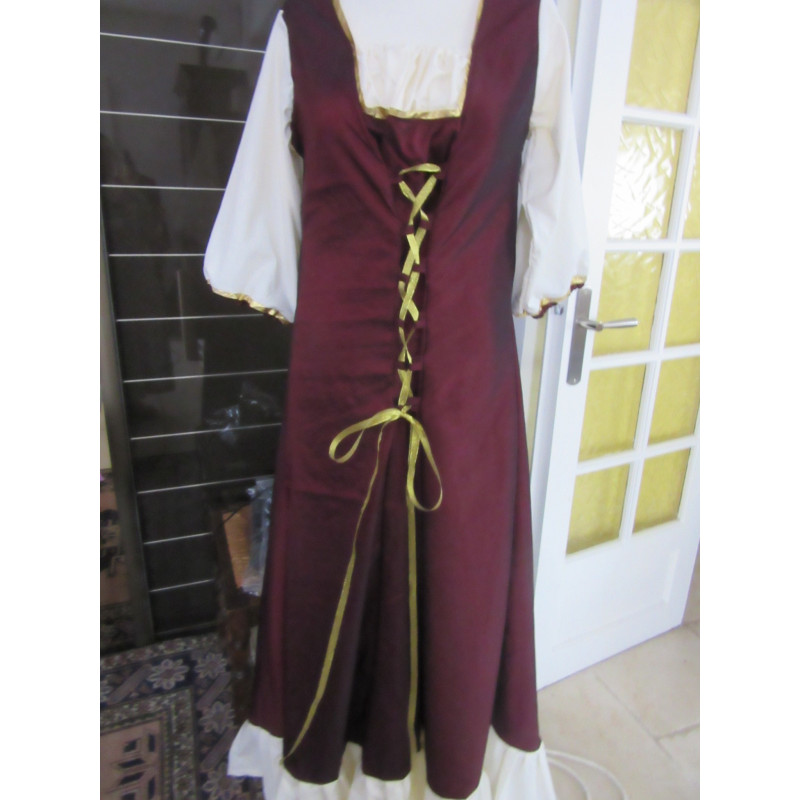 Robe légère en taffetas et coton, serrage lacets Robe légère en taffetas et coton, serrage lacets