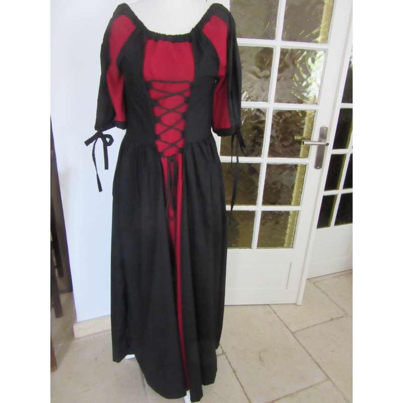 Robe rouge et noir en coton léger Robe rouge et noir en coton léger
