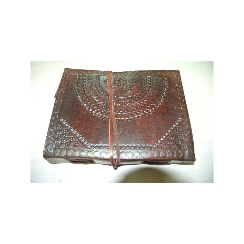 Carnet en cuir avec décors variés Carnet en cuir avec décors variés