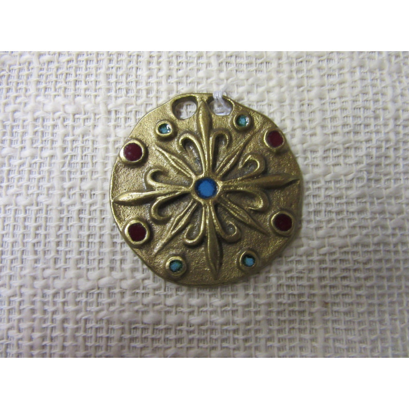 Pendentif  médiéval en bronze émaillé bleu et rouge